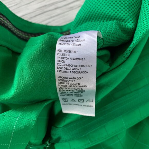 Izod Golf Plaid Flat Front Casual Shorts - Picture 6 of 11